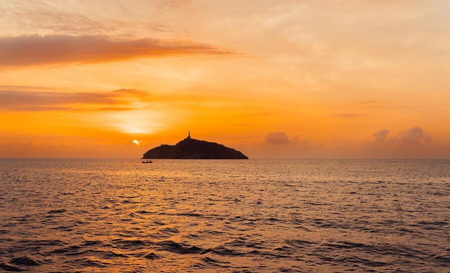 From Santa Marta: Sunset Sailboat Tour with 2 Beverages - Should you book the Sonata sunset sail?