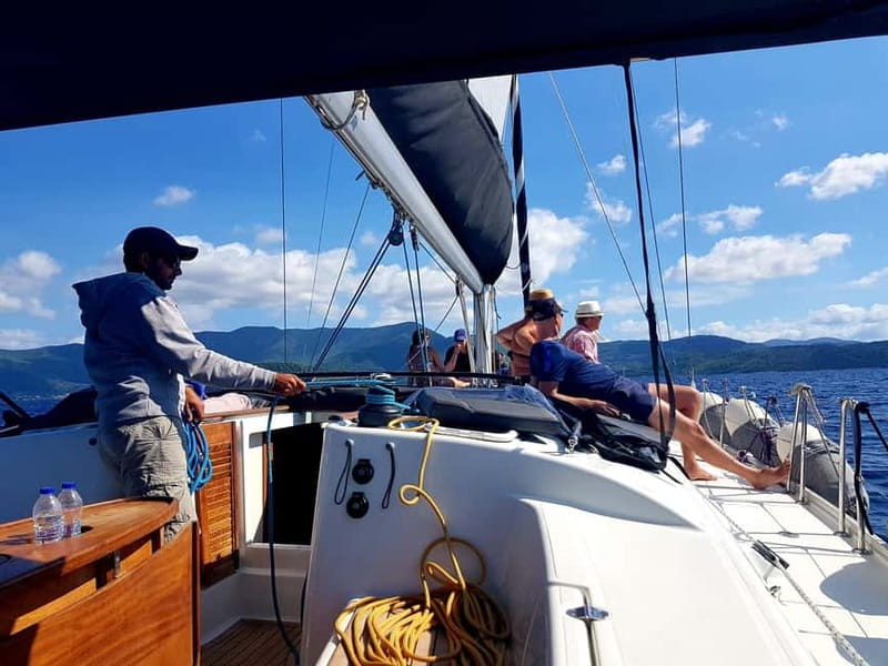 From Skiathos Marina: Yacht Sailing Day Trip with Lunch - South Skopelos by boat: Kastani and Hovolo