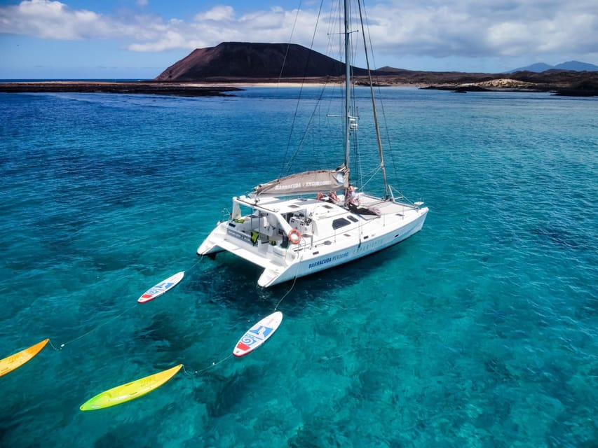 Fuerteventura : Catamaran excursion to Lobos Island - Setting out from Corralejo on a 15-meter catamaran