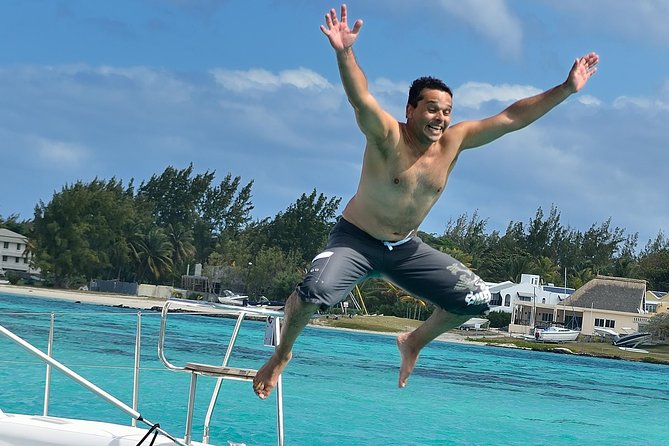 Full-Day Catamaran Cruise to Île aux Cerfs with BBQ Lunch - Music, Mauritian sega, and the crew’s role
