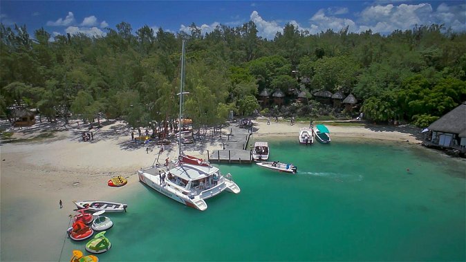Full-Day Catamaran Cruise to Île aux Cerfs with BBQ Lunch - Who will enjoy this Mauritius cruise most?