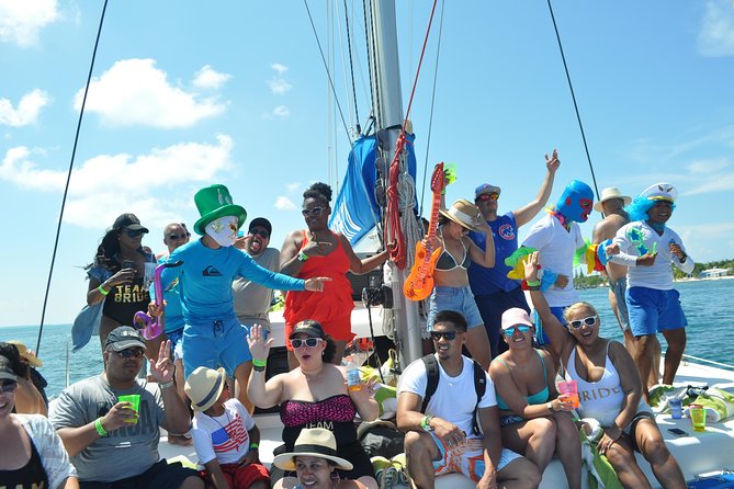 Full-Day Luxurious Catamaran Adventure - Cancún to Isla Mujeres - Lunch at the beach club