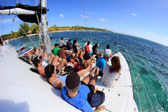 Full-Day Sailing Trip to Mujeres Island from Playa del Carmen - The return sail and the importance of the crew