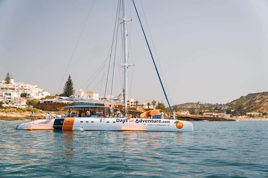 FUN & CHILL – GOLDEN COAST SAILING TOUR - Six front nets and an hour along Costa d’Oiro