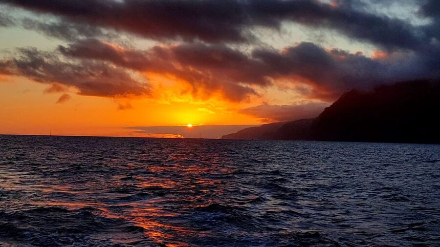 Funchal: Cabo Girão Sunset Catamaran Tour - Sunset on the return to Funchal