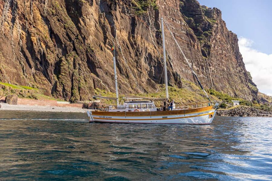Funchal: Madeira Island Coastal Sunset on a Sailing Boat - Watching the sunset from the Ventura do Mar