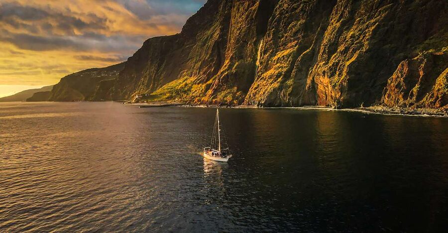 Funchal: Sunset Sailing Tour - Setting out from Praça do Povo