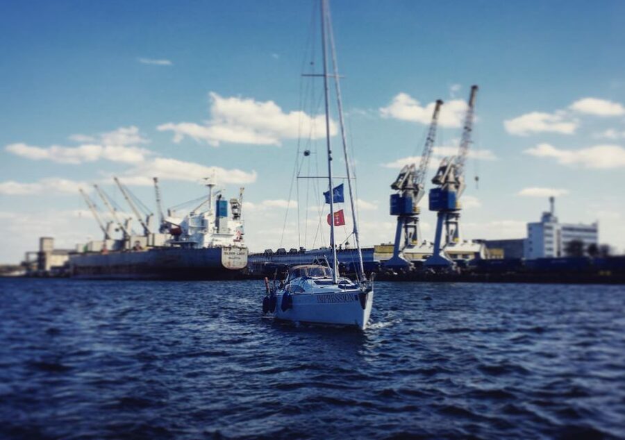Gdańsk: Motlawa and Port yacht cruise with Welcome Drink - Is the Yacht Comfortable for 50 Minutes?