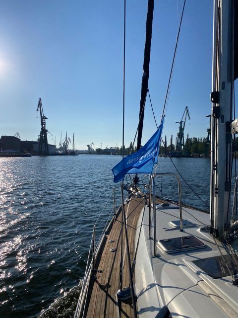 Gdańsk: Motlawa and Port yacht cruise with Welcome Drink - Reading the Port Before the Bay
