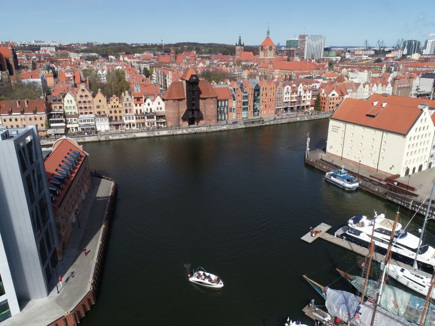 Gdańsk: Motlawa River Yacht Cruise - Commentary, languages, and the small-group setting