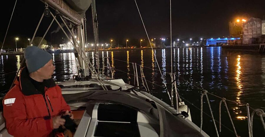 Gdansk: Scenic Evening Yacht Cruise with Welcome Drink - Starting beside the Motława River