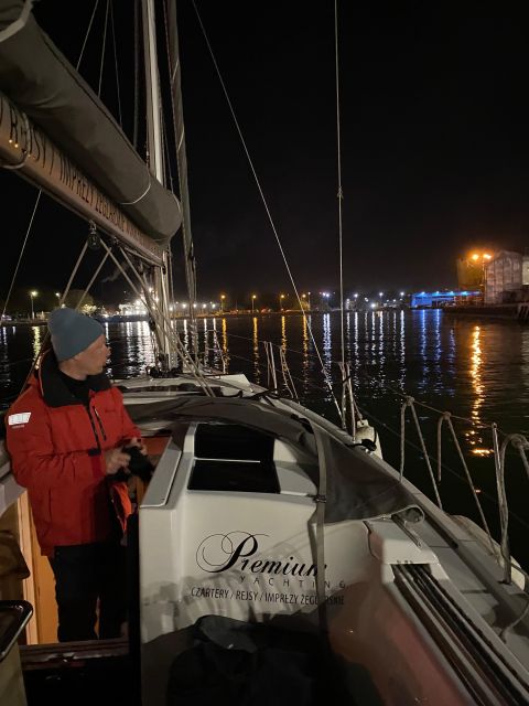 Gdansk: Scenic Evening Yacht Cruise with Welcome Drink - Entering the port and the Remontowa Shipyard