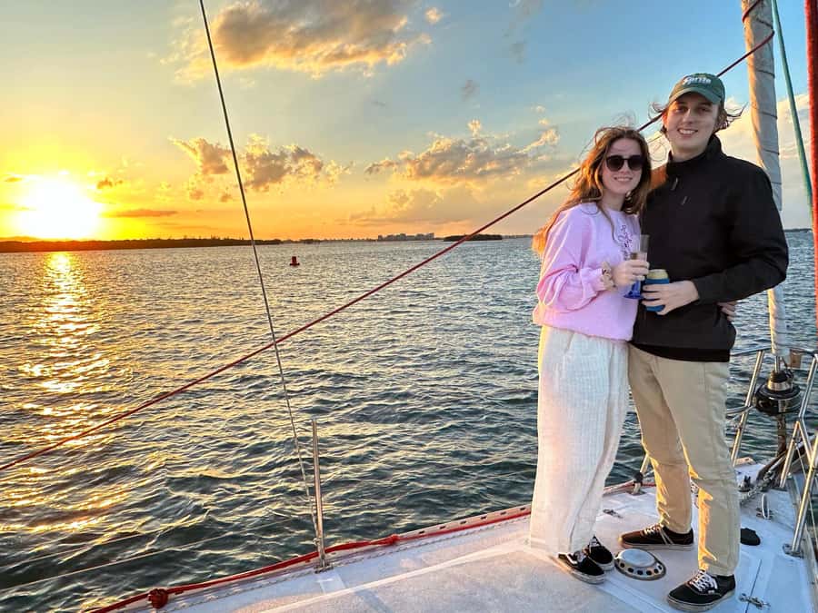 Gold Coast: Sunset Sailing Cruise incl food & drinks - When the weather changes the experience