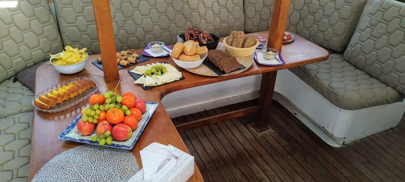Gran Canaria: Catamaran Tour with Lunch and Drinks - What the four-hour route is really like
