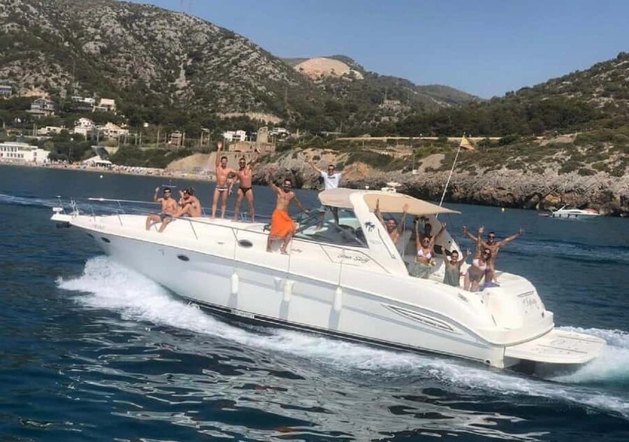 Gran Canaria: Shared yacht trip with drinks, lunch, and snorkeling - Quick takeaways