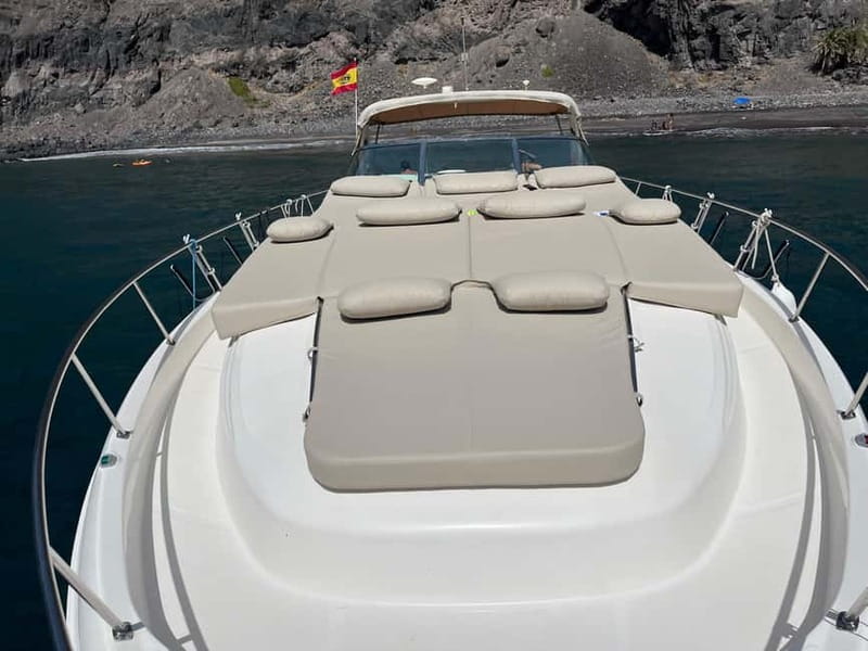 Gran Canaria: Shared yacht trip with drinks, lunch, and snorkeling - Optional jet skis, sea scooters, and parasailing
