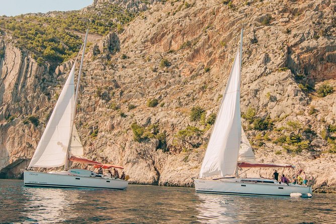 Half Day Sailing on a comfort yacht around Hvar and Pakleni islands- small group - Who will enjoy this Hvar sailing trip