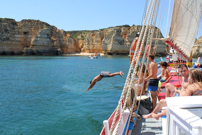 Half-Day Sailing Tour in Baia de Lagos with Lunch - Sailing across the Bay of Lagos