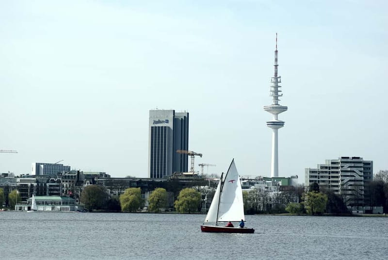 Hamburg: 1.5-Hour Sailing Sightseeing Tour on Aussenalster - Hamburg’s unusual stories from the water