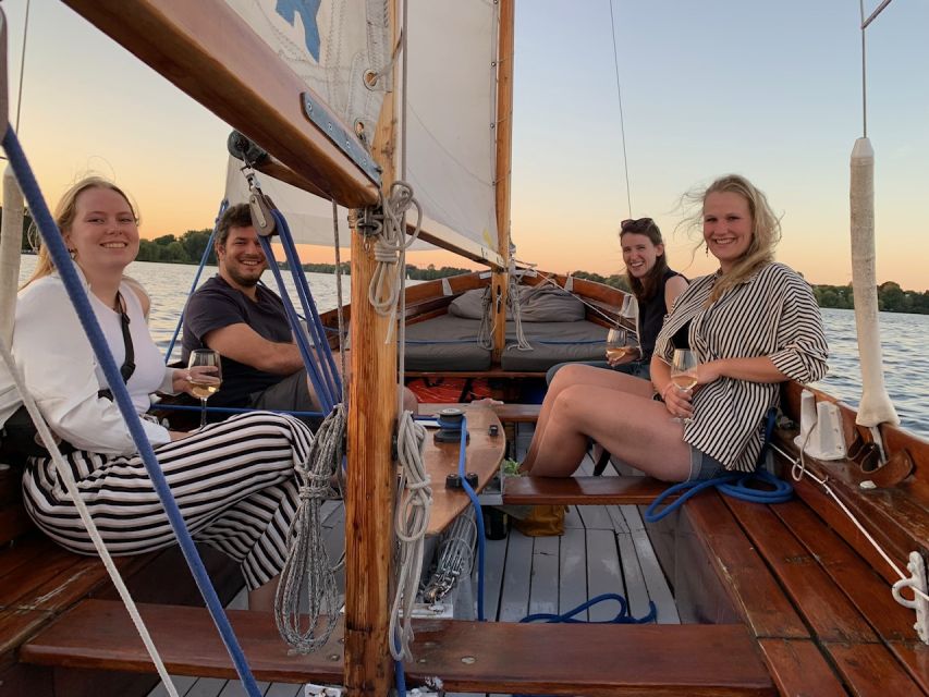 Hamburg: Alster River Sailboat Tour with Sundowner - Key points at a glance