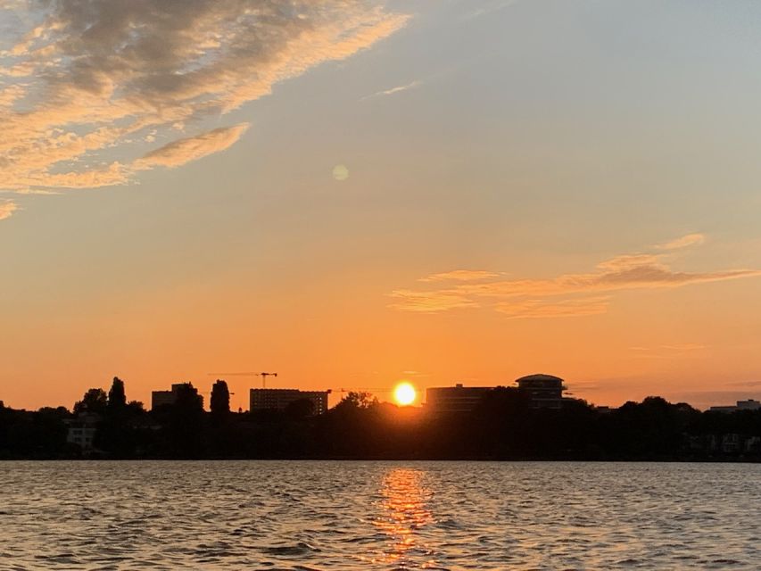 Hamburg: Alster River Sailboat Tour with Sundowner - Is $45 a fair price?