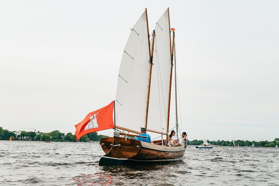 Hamburg: Alster River Sailing Tour on a 2-Masted Sailboat - Key points at a glance