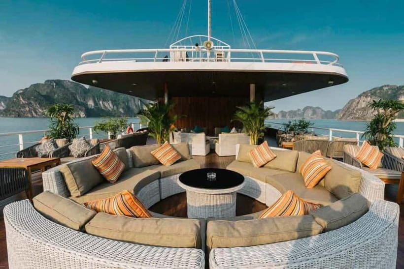 Hanoi/Ha Long: Ha Long Bay Luxury Day Cruise by Catamaran - A Vietnamese lunch with bay views