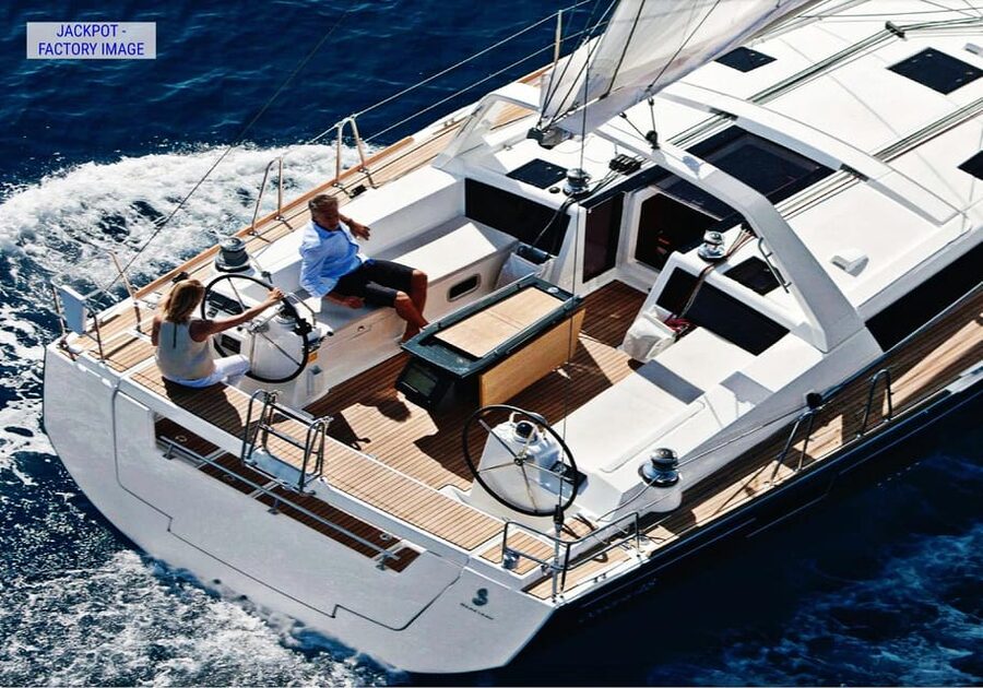 Heraklion: Dia Island Luxury Sailing Trip with Meal & Drinks - Lunch, fruit, and drinks served aboard