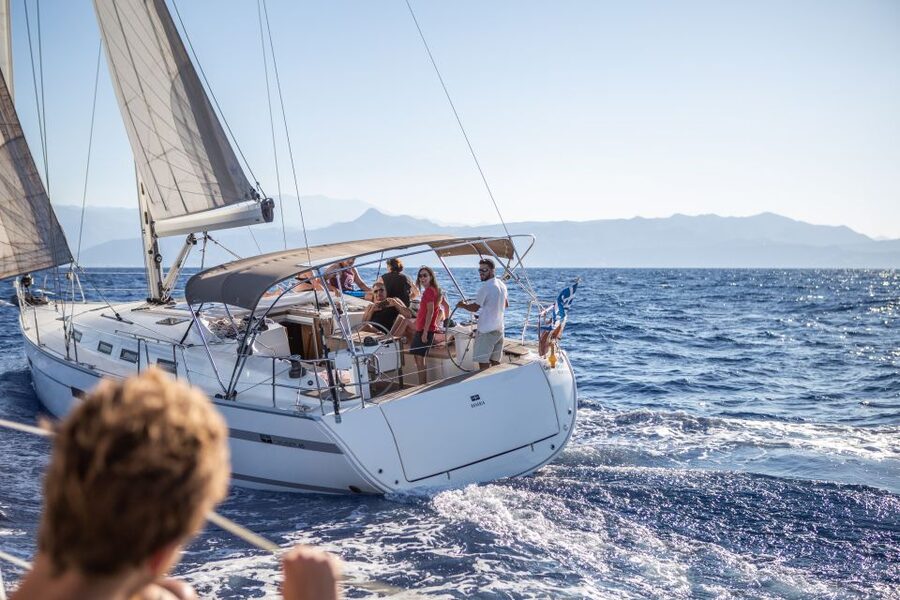 Heraklion: Sailboat Cruise to Dia Island with Drinks & Lunch - Arriving at Dia Island