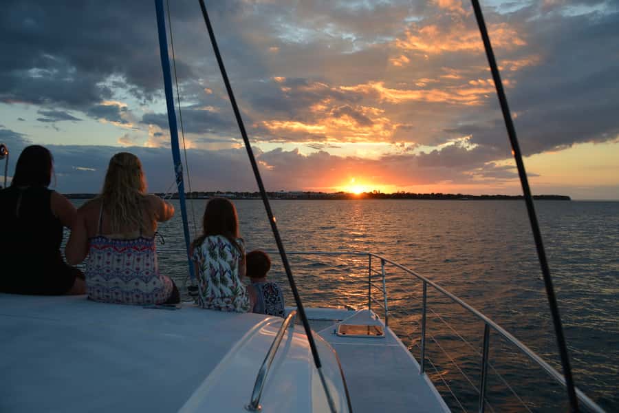 Hervey Bay Champagne Sunset Sail - Who should book this sunset sail?