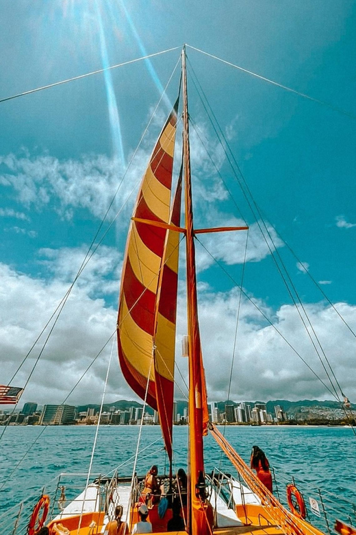 Honolulu: 90 Minute Catamaran Sunset Sail - Key points to know before you book