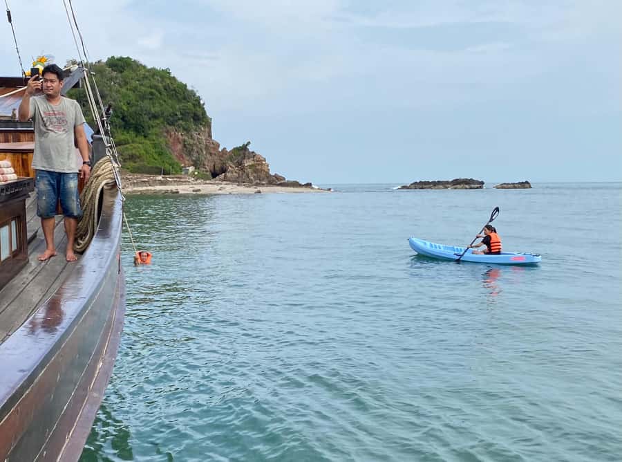 Hua Hin: Full-Day Trip to Sam Roi Yot by Sail Boat - A pirate ship with room to relax