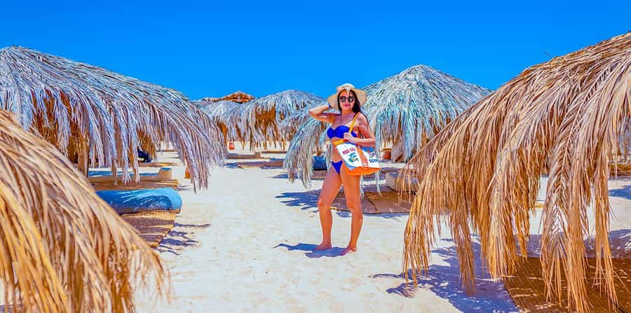 Hurghada: Paradise Island Yacht Cruise, Lunch & Snorkeling - Lunch is better than the low price suggests
