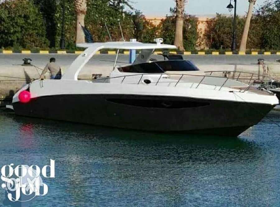 Hurghada: Private Dinner and Sunset Yacht Cruise - A private sunset cruise instead of a crowded boat trip