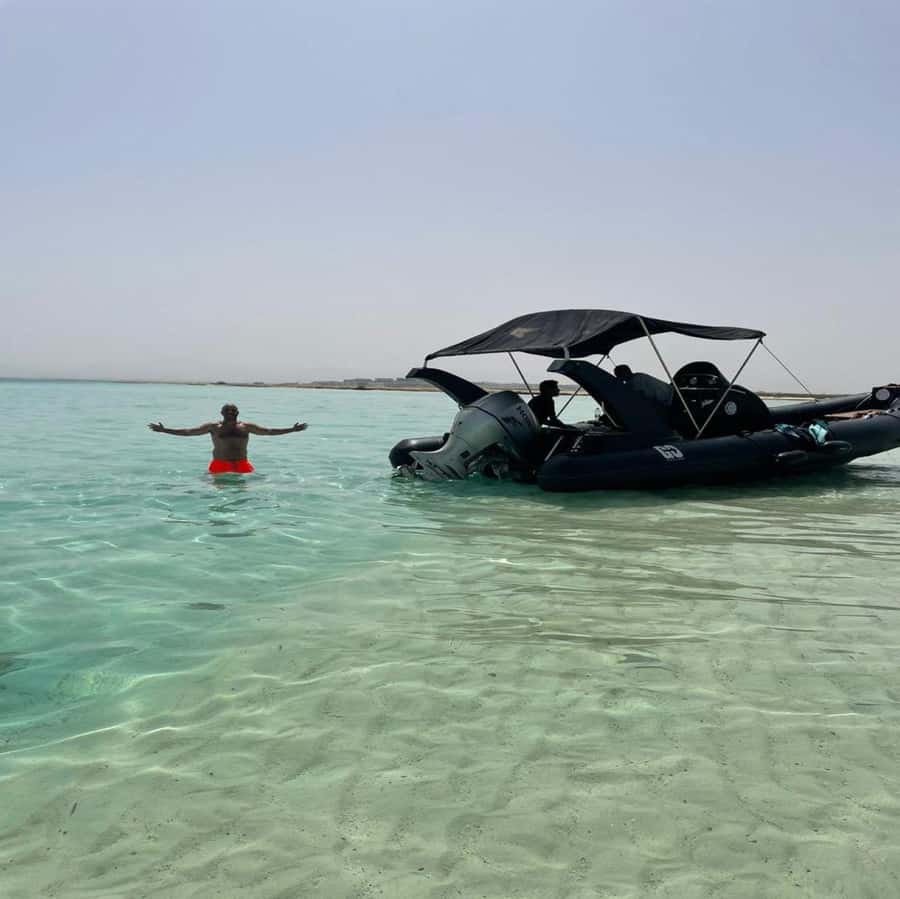 Hurghada: Private Dinner and Sunset Yacht Cruise - What the $371 price means for a couple