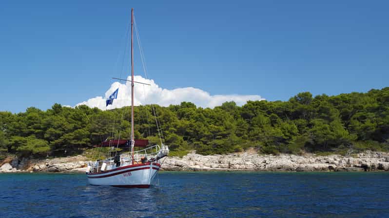 Hvar: Pakleni Islands Sailing Tour with Brunch - A Brunch That Feels Part of the Day