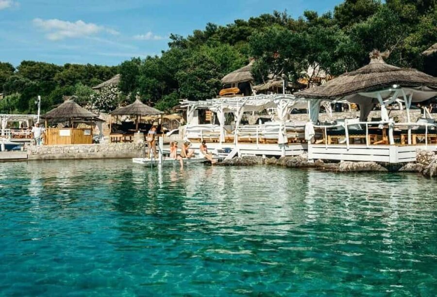 Hvar: Private Sailing Boat Trip with Swimming and Snorkeling - Sailing between Perna, Palmizana, Jerolim, and Tarsce