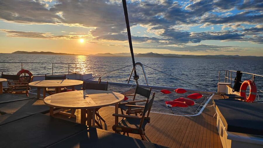Hyères : Sunset Catamaran Cruise to Giens Peninsula - Key points at a glance