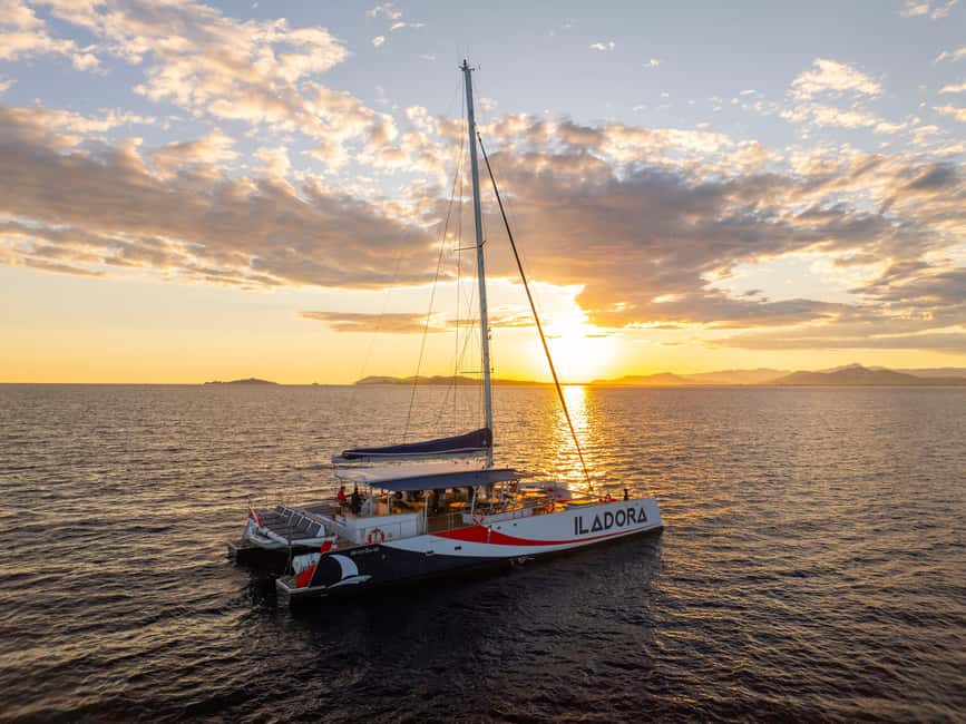Hyères : Sunset Catamaran Cruise to Giens Peninsula - Boarding at Saint-Pierre Port at 7:20 PM