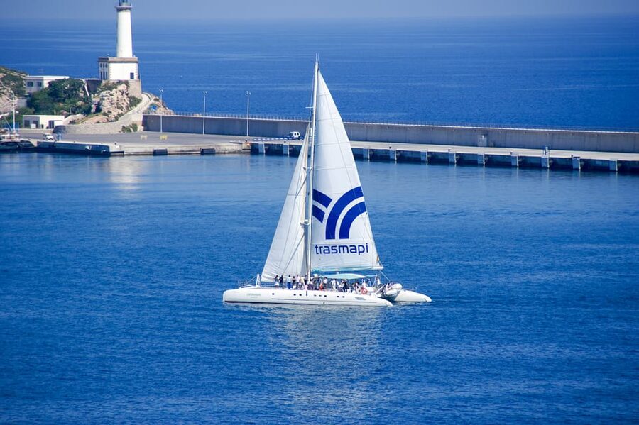 Ibiza: Catamaran Cruise to Formentera with Meal and Drinks - Setting sail from Botafoch on the Sun Cat
