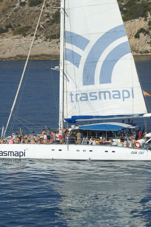 Ibiza: Catamaran Cruise to Formentera with Meal and Drinks - Two hours near Playa de Ses Illetes
