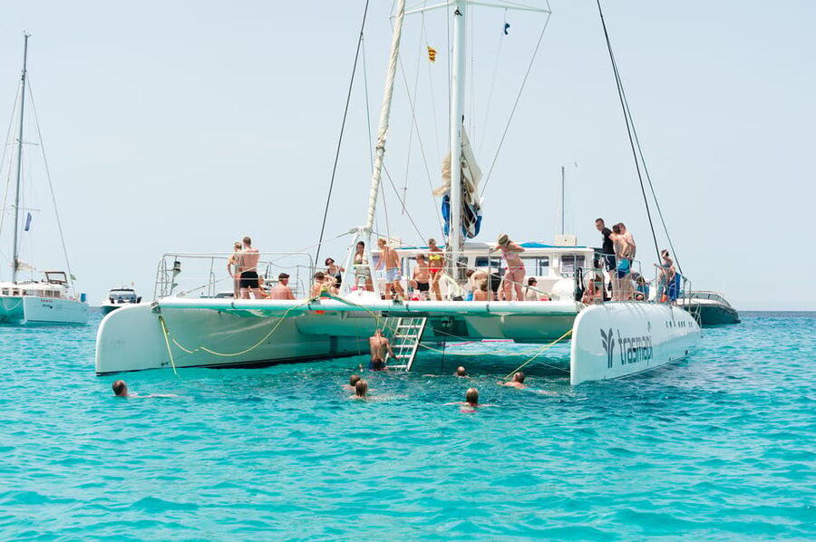 Ibiza: Catamaran Cruise to Formentera with Meal and Drinks - What you will eat and drink onboard