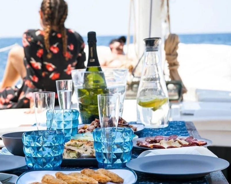 Ibiza: Private Sailboat with Premium Open Bar, Food & Music - Who will enjoy this Ibiza sailing