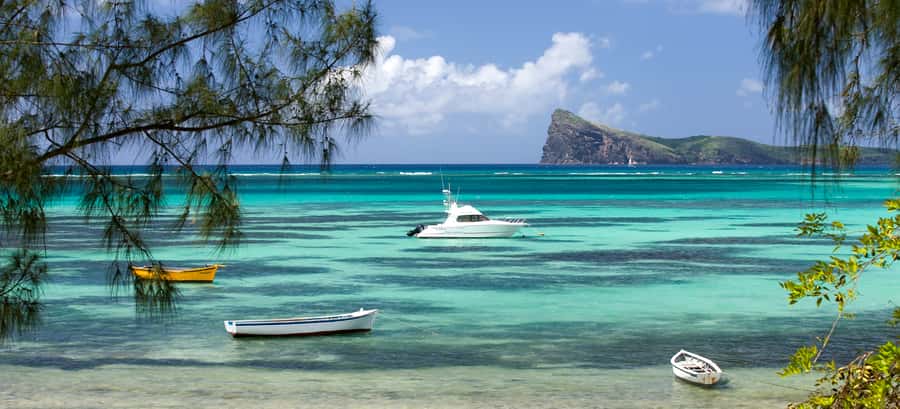 Ilot Gabriel: Catamaran Cruise & BBQ Lunch - Ilot Gabriel or Ile Plate?