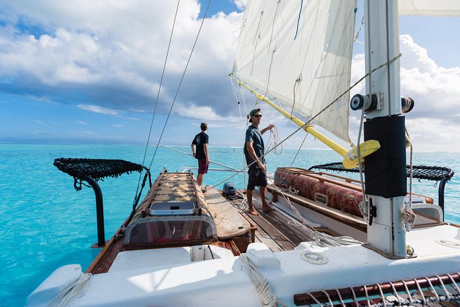Introduction to sailing and discovering the lagoon - Key points to know before booking