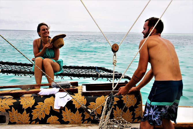 Introduction to sailing and discovering the lagoon - Fruit, cold drinks, and a relaxed pace