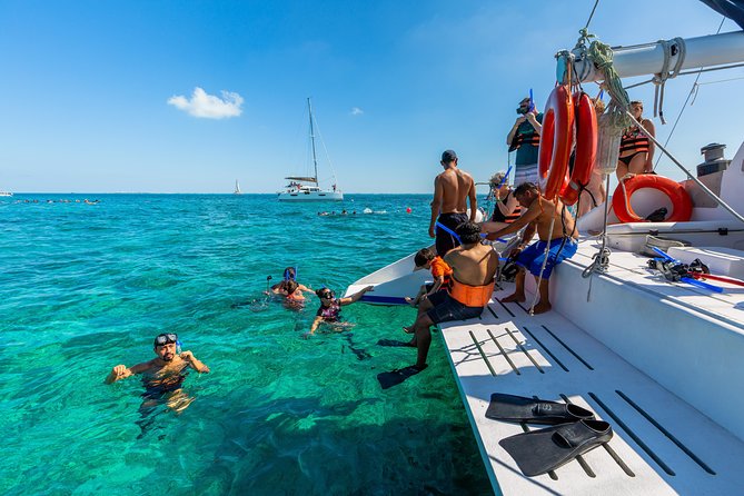 Isla Mujeres Catamaran, Open Bar & Optional Buffet and pick up - How the package choices affect value