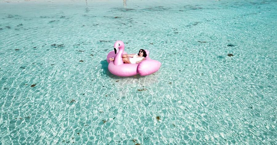 Isla Mujeres: Catamaran Ride with Open Bar, Snorkeling, and Lunch - Group size, crew style, and comfort