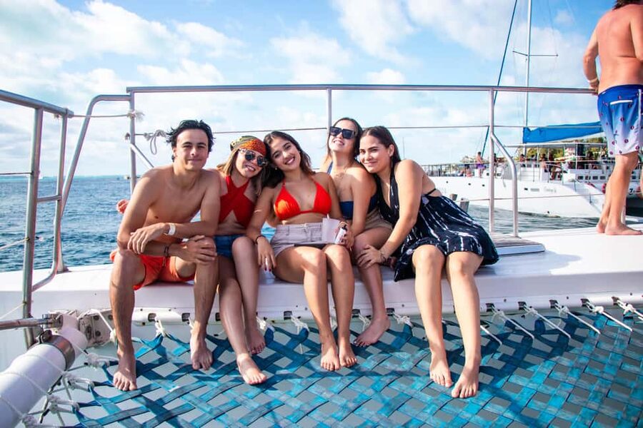 Isla Mujeres Catamaran, Snorkel & Buffet Lunch - Who should book this Isla Mujeres trip?