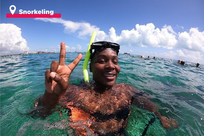 Isla Mujeres Catamaran + Snorkel + Open Bar on board + Buffet - Snorkeling in open water